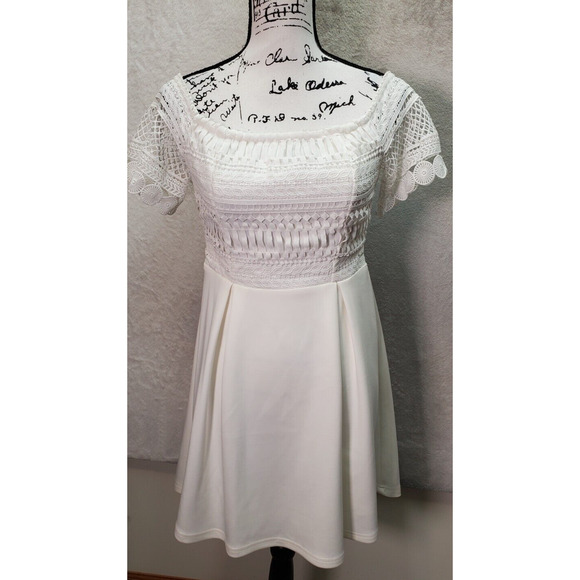 francesca's Mini Dress Women Small White Lace Polyester Boat Neck Lined Back Zip - Picture 1 of 9